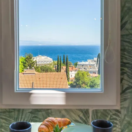 Blue Horizon Apartment
